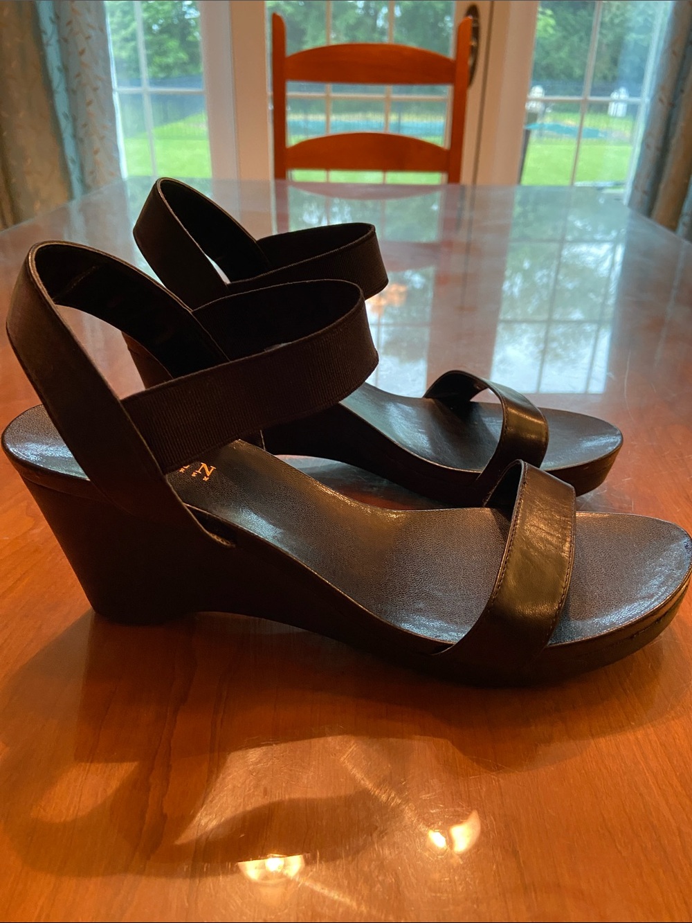 Lauren Ralph Lauren Black Leather Wedge Sandals. VERY Comfortable heels. 9.5 - Picture 2 of 5